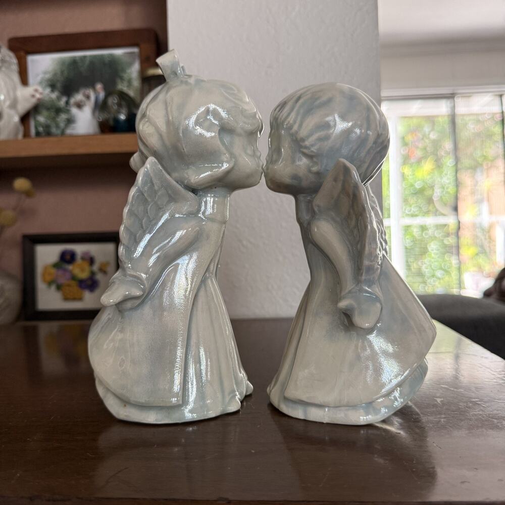 Vintage Kissing Angels Christmas Decoration 1982